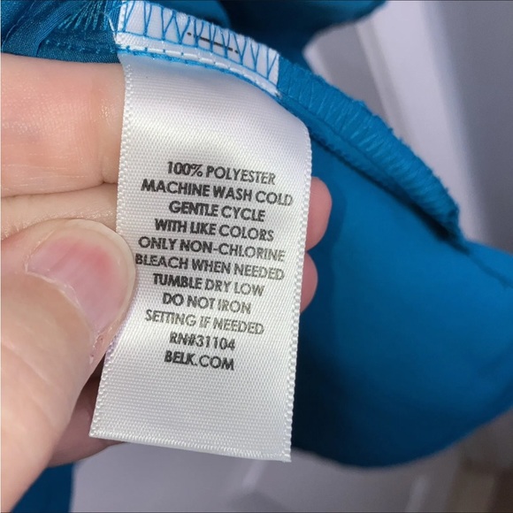 New with tags 3X Kim Rogers Curvy Blue Button down top with Pockets size 3X - Picture 10 of 13